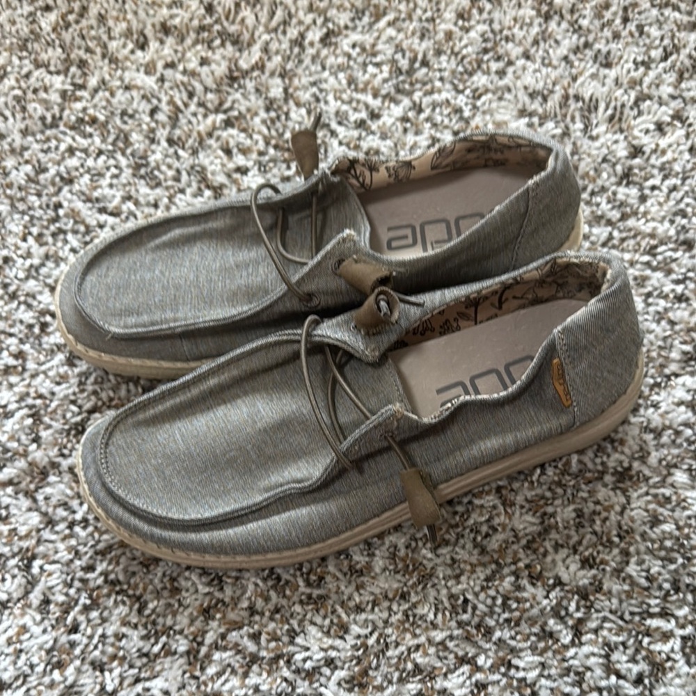 Hey Dude Wendy Stretch Shoe